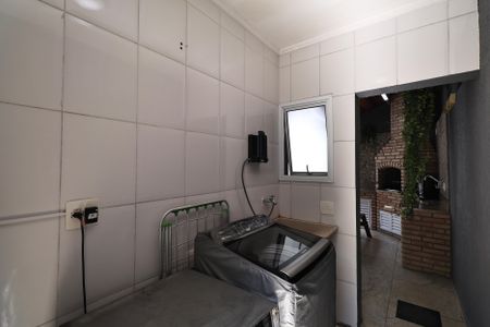Casa de condomínio à venda com 140m², 3 quartos e 4 vagasLavanderia