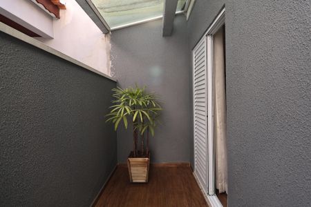 Casa de condomínio à venda com 140m², 3 quartos e 4 vagasSacada