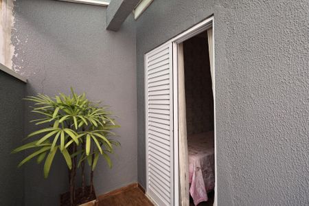 Casa de condomínio à venda com 140m², 3 quartos e 4 vagasSacada