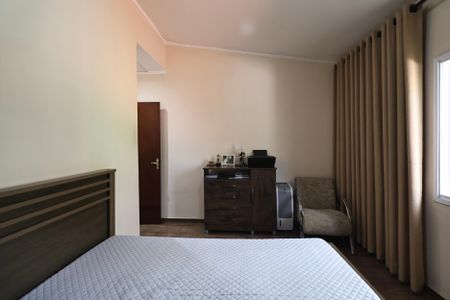 Casa de condomínio à venda com 140m², 3 quartos e 4 vagasQuarto 2