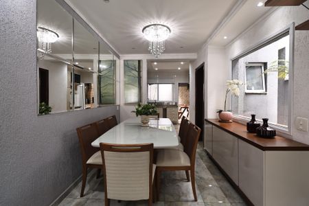 Casa de condomínio à venda com 140m², 3 quartos e 4 vagasSala