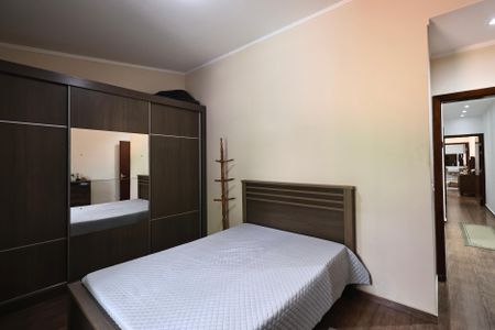 Casa de condomínio à venda com 140m², 3 quartos e 4 vagasQuarto 2