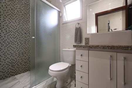 Casa de condomínio à venda com 140m², 3 quartos e 4 vagasBanheiro