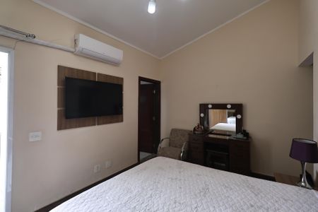 Casa de condomínio à venda com 140m², 3 quartos e 4 vagasSuite