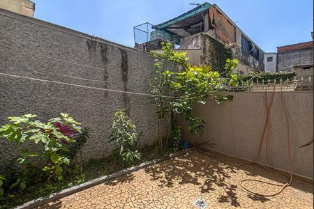 Casa à venda com 150m², 3 quartos e 2 vagas Casa à venda com 150m², 3 quartos e 2 vagasquintal_4