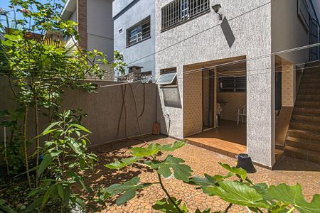 Casa à venda com 150m², 3 quartos e 2 vagas Casa à venda com 150m², 3 quartos e 2 vagasquintal_1