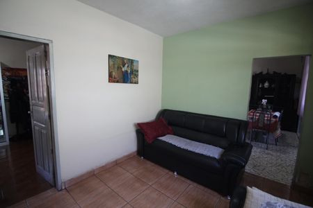 Sala de casa à venda com 3 quartos, 396m² em Jardim Industrial, Contagem