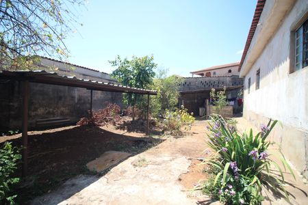 Casa à venda com 396m², 3 quartos e 6 vagasQuintal