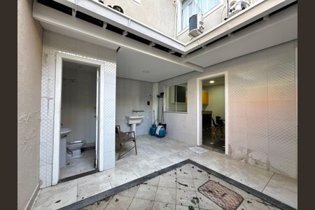 Casa de condomínio à venda com 280m², 4 quartos e 2 vagasÁrea de Serviço