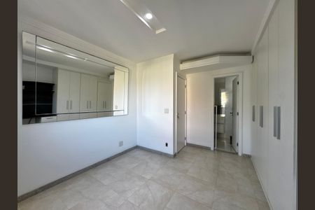 Casa de condomínio à venda com 280m², 4 quartos e 2 vagasSuíte 3