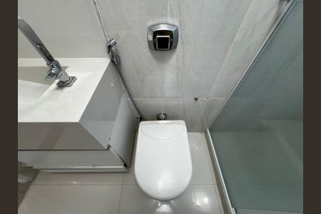 Casa de condomínio à venda com 280m², 4 quartos e 2 vagasSuíte 2 - Banheiro