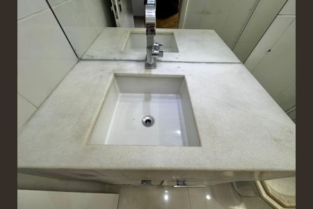 Casa de condomínio à venda com 280m², 4 quartos e 2 vagasSuíte 4 - Banheiro