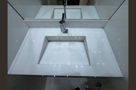 Casa de condomínio à venda com 280m², 4 quartos e 2 vagasLavabo