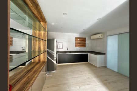 Casa de condomínio à venda com 280m², 4 quartos e 2 vagasÁrea Gourmet