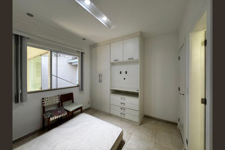 Casa de condomínio à venda com 280m², 4 quartos e 2 vagasSuíte 4