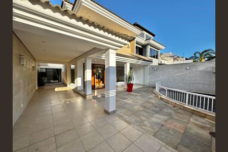 Casa de condomínio à venda com 280m², 4 quartos e 2 vagasÁrea externa