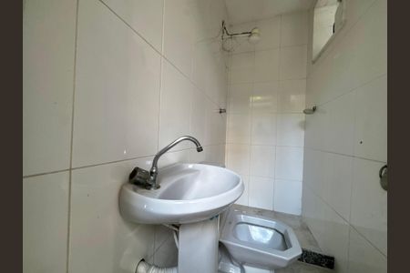 Casa de condomínio à venda com 280m², 4 quartos e 2 vagasÁrea de Serviço