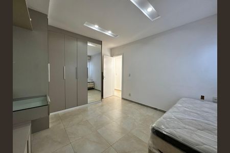 Casa de condomínio à venda com 280m², 4 quartos e 2 vagasSuíte 2