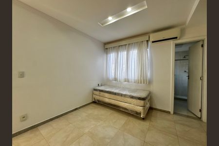 Casa de condomínio à venda com 280m², 4 quartos e 2 vagasSuíte 2