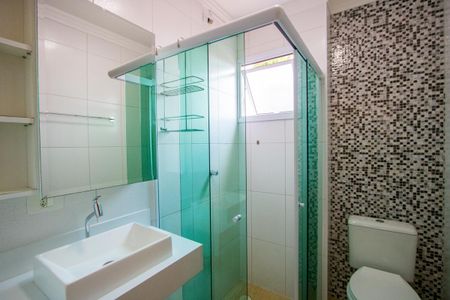 Apartamento à venda com 70m², 2 quartos e 1 vaga Apartamento à venda com 70m², 2 quartos e 1 vagaBanheiro do quarto 1