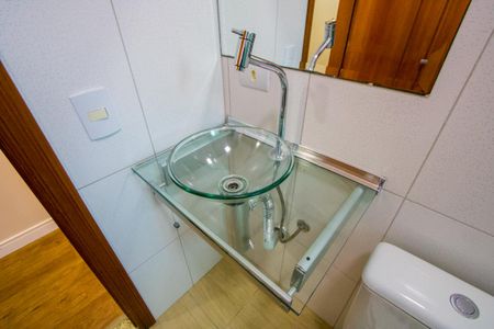 Apartamento à venda com 70m², 2 quartos e 1 vaga Apartamento à venda com 70m², 2 quartos e 1 vagaBanheiro social