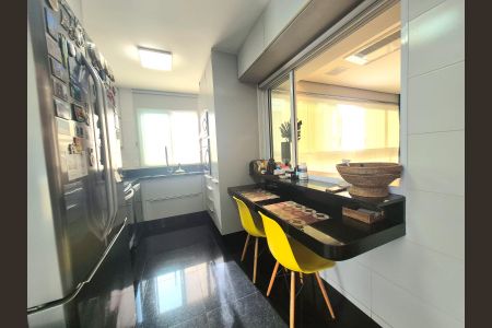 Apartamento à venda com 144m², 4 quartos e 3 vagasCozinha