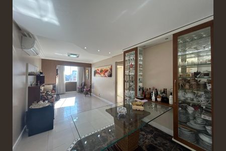 Apartamento para alugar com 170m², 3 quartos e 2 vagas Apartamento para alugar com 170m², 3 quartos e 2 vagasSala