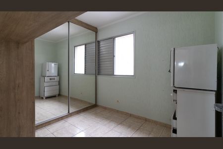 Quarto 1 de casa de condomínio para alugar com 2 quartos, 81m² em Vila Talarico, São Paulo
