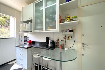 Apartamento à venda com 111m², 3 quartos e 2 vagasCozinha