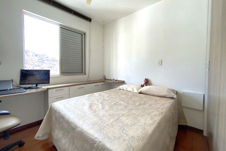 Apartamento à venda com 111m², 3 quartos e 2 vagasQuarto 2