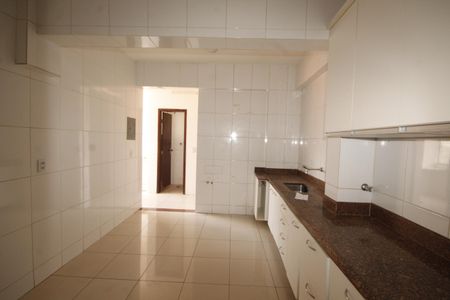 Cozinha de apartamento à venda com 3 quartos, 100m² em Vila Paris, Belo Horizonte