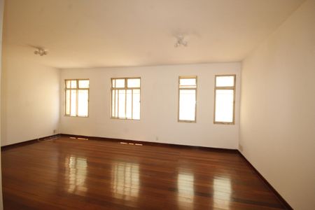 Apartamento à venda com 100m², 3 quartos e 2 vagasSala