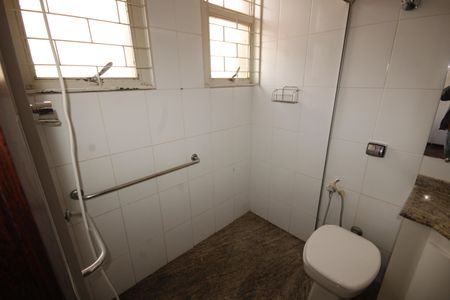 Apartamento à venda com 100m², 3 quartos e 2 vagasbanheiro 2