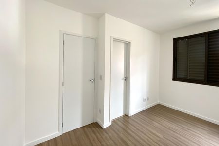 Apartamento à venda com 135m², 3 quartos e 2 vagas Apartamento à venda com 135m², 3 quartos e 2 vagasSuite 1