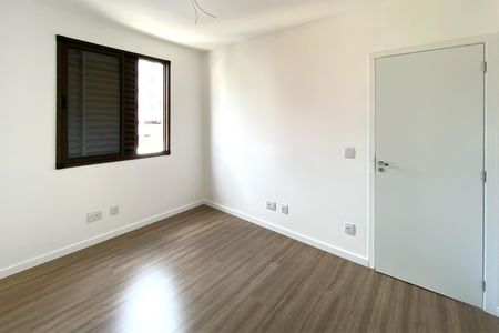 Apartamento à venda com 135m², 3 quartos e 2 vagas Apartamento à venda com 135m², 3 quartos e 2 vagasQuarto 3