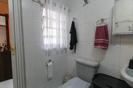 Casa à venda com 150m², 4 quartos e 2 vagasBanheiro da Suíte