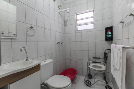 Casa à venda com 150m², 4 quartos e 2 vagasBanheiro