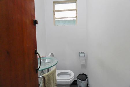 Casa à venda com 150m², 4 quartos e 2 vagasLavabo