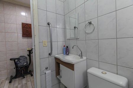Casa à venda com 150m², 4 quartos e 2 vagasBanheiro