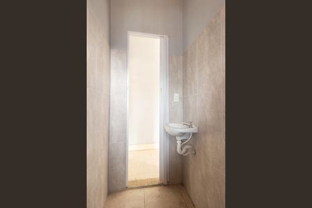 Casa de condomínio para alugar com 35m², 1 quarto e sem vagaBanheiro social