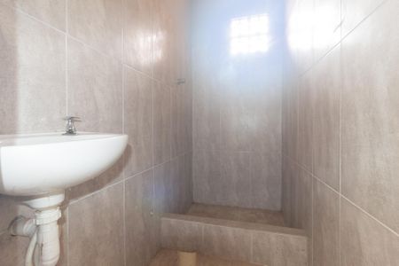 Casa de condomínio para alugar com 35m², 1 quarto e sem vagaBanheiro social