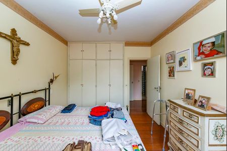 Casa à venda com 622m², 5 quartos e 5 vagas Casa à venda com 622m², 5 quartos e 5 vagasQuarto 4