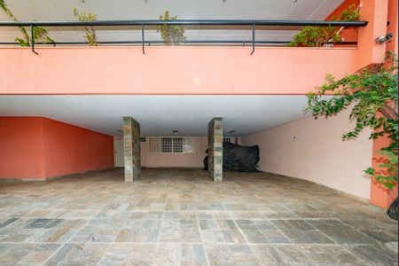 Casa à venda com 622m², 5 quartos e 5 vagas Casa à venda com 622m², 5 quartos e 5 vagasGaragem