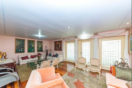 Casa à venda com 622m², 5 quartos e 5 vagas Casa à venda com 622m², 5 quartos e 5 vagasSala 1