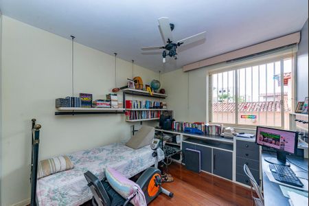 Casa à venda com 622m², 5 quartos e 5 vagas Casa à venda com 622m², 5 quartos e 5 vagasQuarto 5