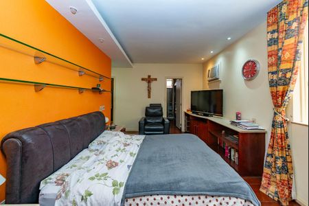 Casa à venda com 622m², 5 quartos e 5 vagas Casa à venda com 622m², 5 quartos e 5 vagasSuíte 1