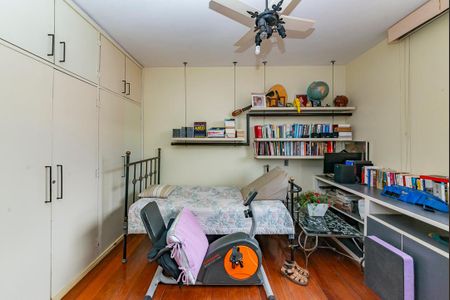 Casa à venda com 622m², 5 quartos e 5 vagas Casa à venda com 622m², 5 quartos e 5 vagasQuarto 5