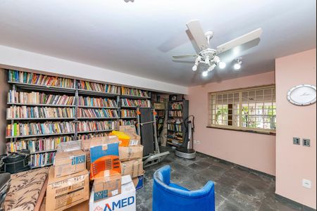 Casa à venda com 622m², 5 quartos e 5 vagas Casa à venda com 622m², 5 quartos e 5 vagasQuarto de Serviço