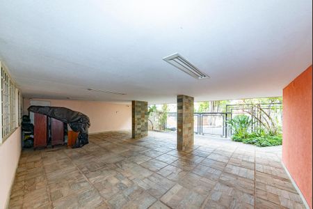 Casa à venda com 622m², 5 quartos e 5 vagas Casa à venda com 622m², 5 quartos e 5 vagasGaragem