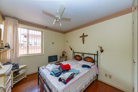 Casa à venda com 622m², 5 quartos e 5 vagas Casa à venda com 622m², 5 quartos e 5 vagasQuarto 4